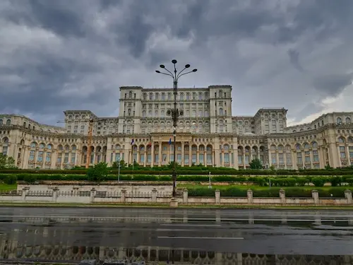 Uranus și axa civică