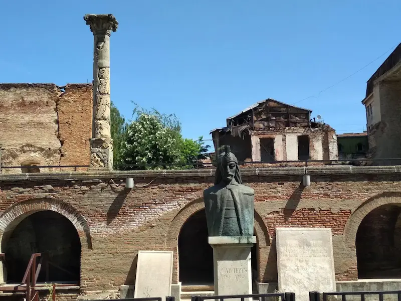 Centrul vechi pe bune: Curtea Veche, hanuri și pasaje